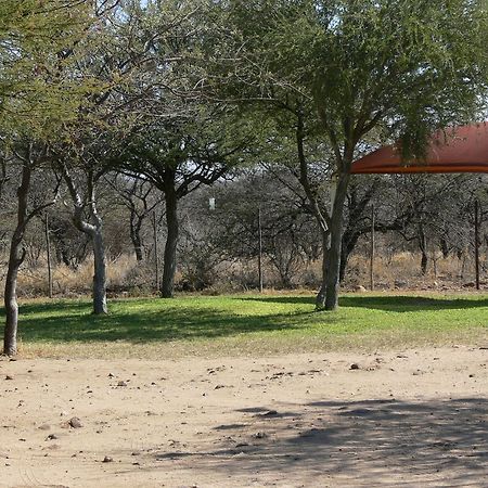 Hotel Ombo Rest Camp à Okahandja Extérieur photo