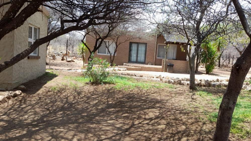 Hotel Ombo Rest Camp à Okahandja Chambre photo